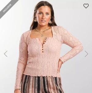 Gimmicks Lace Eyelet Smocked Henley Lone Sleeve Top Peachy Pink size Large